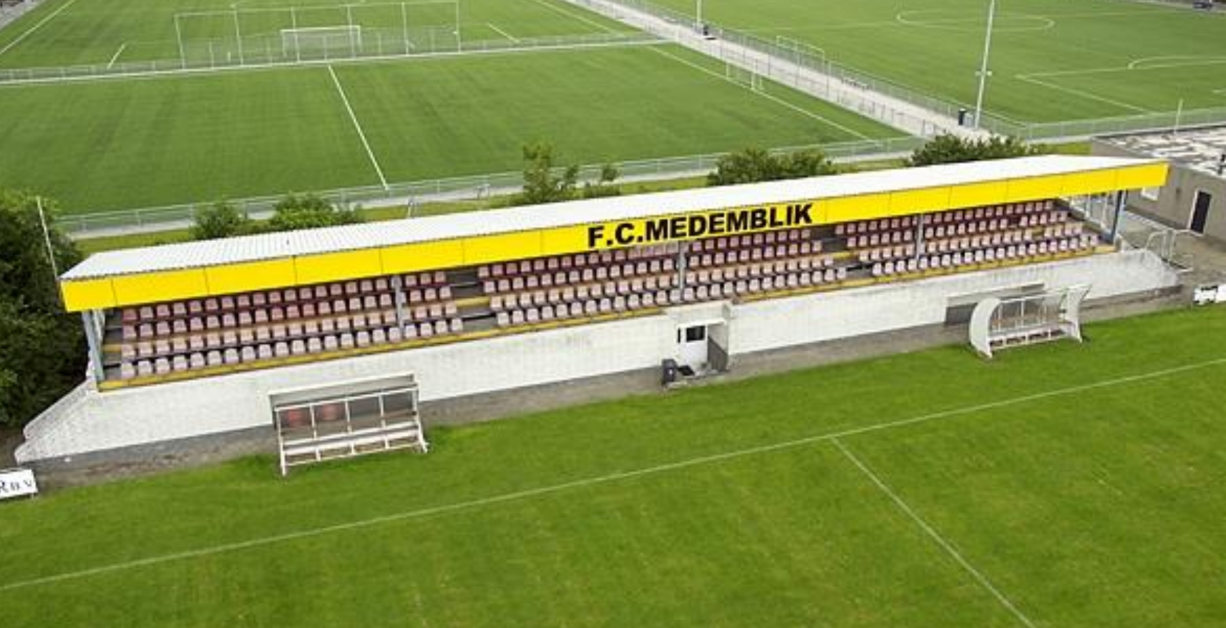 Medemblik moet Club van 100,  202.500 euro betalen voor overname tribune FC Medemblik, ‘aanslag op gemeentelijk budget’