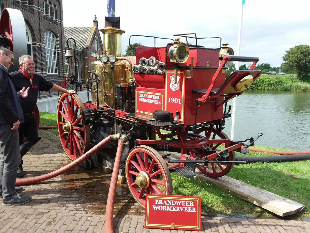 Spetterend brandweerfestijn Stoommachinemuseum Medemblik