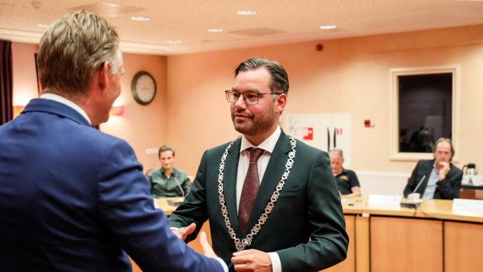 Michiel Pijl nu officieel burgemeester van Medemblik, een ‘echte’ Westfries